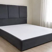 باکس تاجدار، تخت باکس