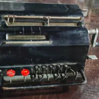 ماشین حساب مکانیکی عتیقه