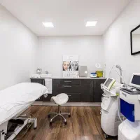 ادمین اینستاگرام خانم فیلمبردار نیمه حضوری