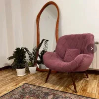 مبل پینترستی و قاب اینه