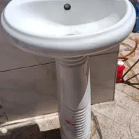 روشویی با پایه تر و تمیز