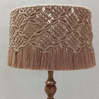 آباژور ایستاده