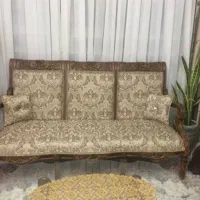 مبلمان هفت نفره با دو صندلی میزبان و میز ناهارخوری