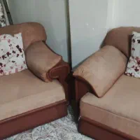 یک دست مبل 5نفره همراه با میز وسط