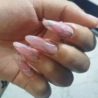 کاشت ناخن رایگان