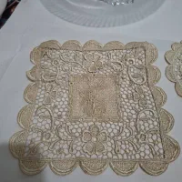 روی میزی