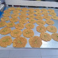 سوهان تخت درجه1مغز پسته زعفرانی کره ای وزن4کیلو