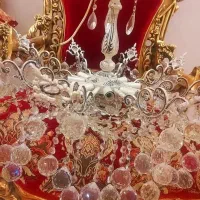 یک جفت لوستر سلطنتی بزرگ