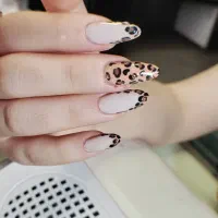 آموزش کاشت ناخن