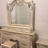 تخت و میزارایش