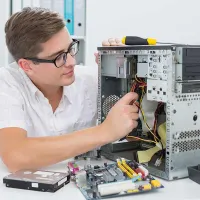 خدمات تعمیر و فروش کامپیوتر در محل