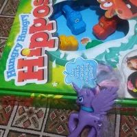 اسب بال دار ۸۰۰هزار و Hippos ۳۰۰