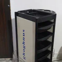 تابلو ی سالن و  تعدادی  لوازم کار