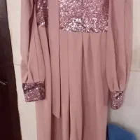 تعدادی لباس مجلسی ومانتو نو بفروش می رسد