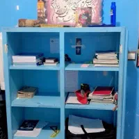 کتابخونه و میز
