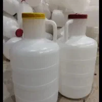 تعدادی دبه خیارشور و/ دبه رب