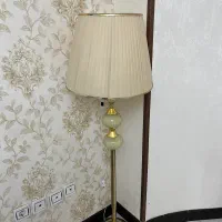 آباژورایستاده