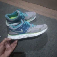 کتانی مدل نایک اصل سایز ۳۹ وکتانی بالنسیاگا ۴۲