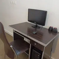 مانیتور سامسونگ و تمام متعلقات به کامپیوتر و میز