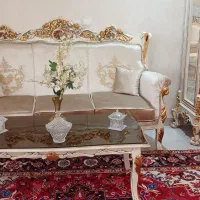 یک ست کامل مبل های سلطنتی