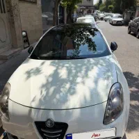 الفارومئو جولیتا 2016‌بی‌رنگ فولترین حالت با BOSE