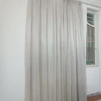 پرده ورودی و پنجره