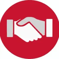 نیروی جوان فعال کار در فروشگاه قطعات خودرو