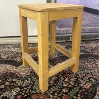چهار عدد چهارپایه چوبی