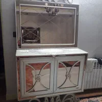 کنسول و آینه