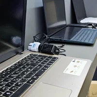 لپ‌تاپ ساده و حرفه‌ای