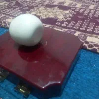 سنگ الماس آسیاب و تکه ای از شهاب سنگ