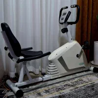 دوچرخه ثابت ورزشی مبله یا نشسته در حدنو سیستم مگنت