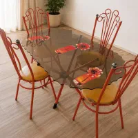 میز ناهارخوری ۴ نفره (وضعیت مطابق عکس)
