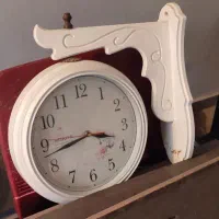 ساعت دیواری دو طرفه