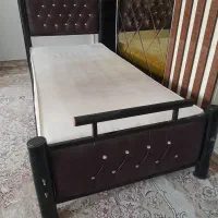 تختخواب به همراه تشک