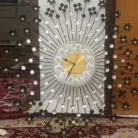 ساعت دیواری نگین دار