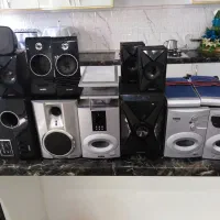 تعدادی اسپیکر کامپیوتر و سینما خانواده