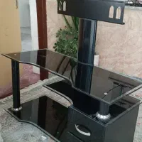 میز تلویزیون شیشه ای