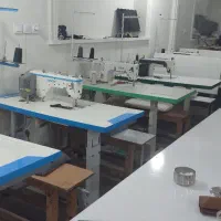 استخدام چرخکارخانم برای مانتو شومیز