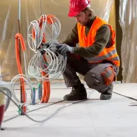 برق کار ،سرویس کار