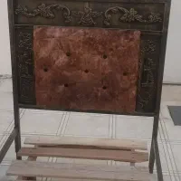 تخت یک نفره فرفورژه و نوجوان