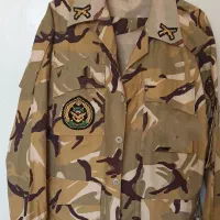 یک دست لباس نظامی نو