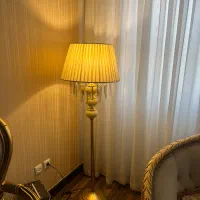 اباژور ایستاده