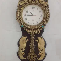 ساعت دیواری طلایی