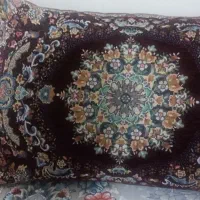 پشتی مخمل قرمز