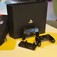 ps4 pro کپی خور ۲ دسته در حد