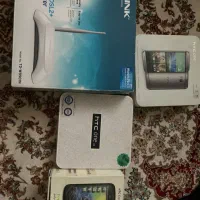یه مودم tp link و ۳ عدد گوشی htc