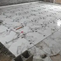 کاشی کاری کف و بدنه  ساده و طرح