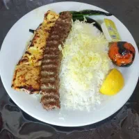 پیک موتوری با موتور نیمه وقت شیفت ظهر جهت پخش غذا