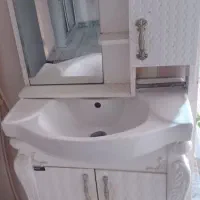 اینه و روشویی